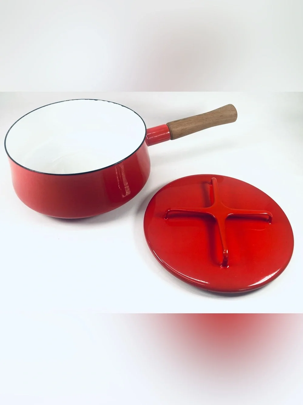 Dansk Kobenstyle Chili Red 2 Qt Metal Enamel Covered Saucepan Teak Handle 7x3.25